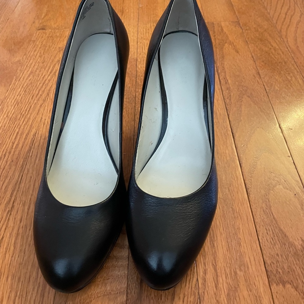Women’s Nine West Black Heels, Size 8